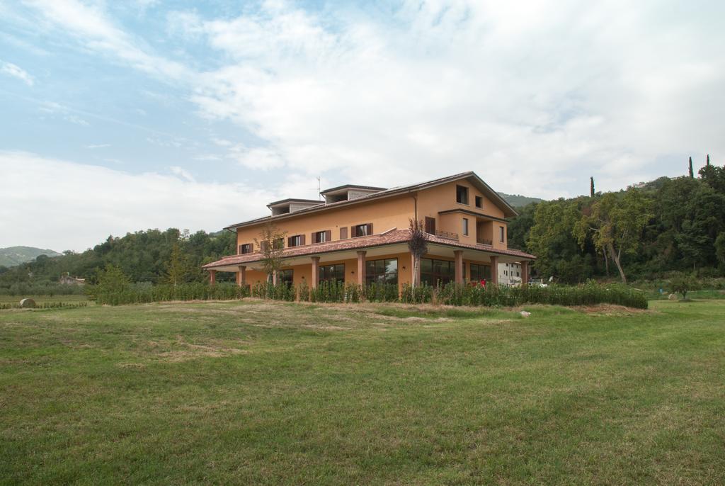 Гостевой дом Casa Delfico Ristoro In Famiglia Терамо Экстерьер фото